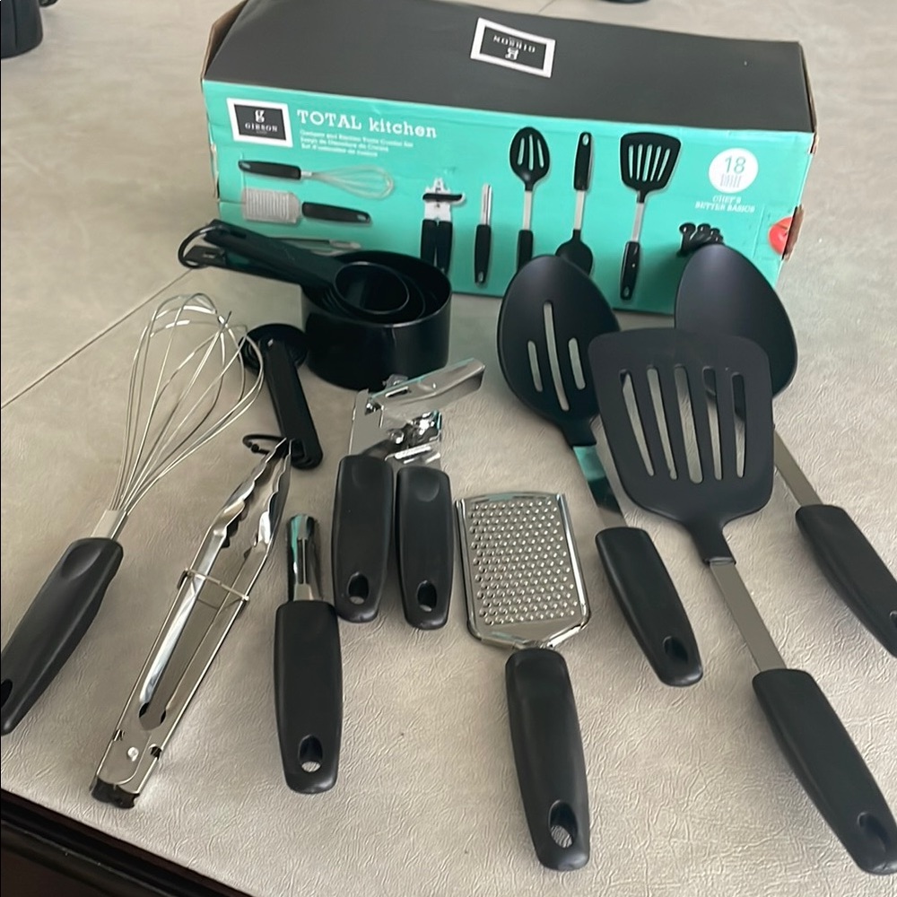 18-Piece Black Utensil Set